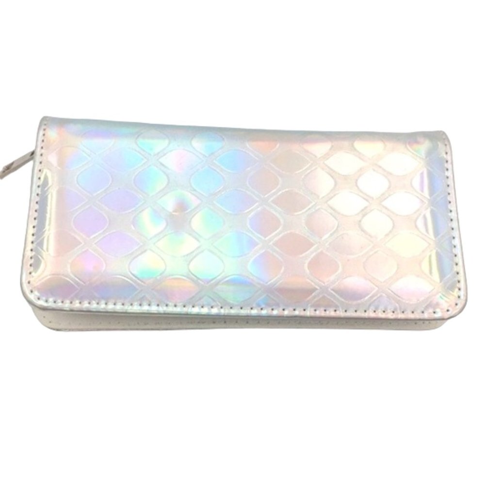 Shiny Silver Diamond Shaped Pattern Zip Flap Wallet